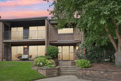 3108 Creekview Dr unit 7, Middleton, WI 53562 - photo 2