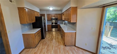 632 NE Bristol Dr, Lees Summit, MO 64086 - photo 6