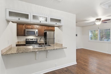 6810 Deatonhill Dr unit 301, Austin, TX 78745 - photo 5