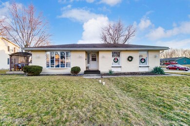 109 Stinebaugh Dr, Wapakoneta, OH 45895 - photo 4