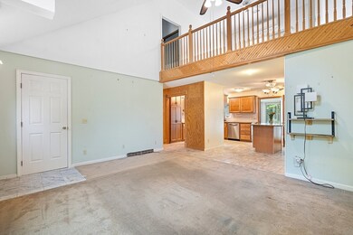 409 Holcomb Rd, Springfield, MA 01118 - photo 5