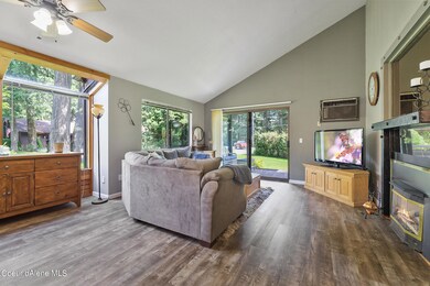 005_Living Room