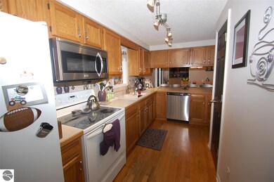 1721 Orchard Ln, West Branch, MI 48661 - photo 3