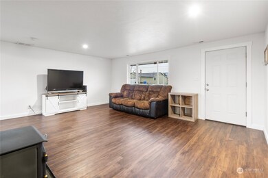 120 Tacoma Ave NW, Orting, WA 98360 - photo 6