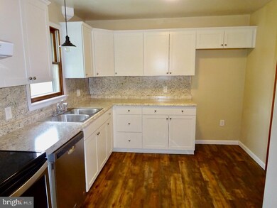 430 Good Ave, Womelsdorf, PA 19567 - photo 2