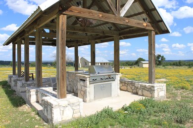 Rocksprings unit TX 78880 USA, Telegraph, TX 76849 - photo 3