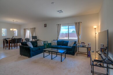 5 Living Room photo a