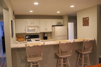 13 White Oak Ln unit 4, Lincoln, NH 03251 - photo 6