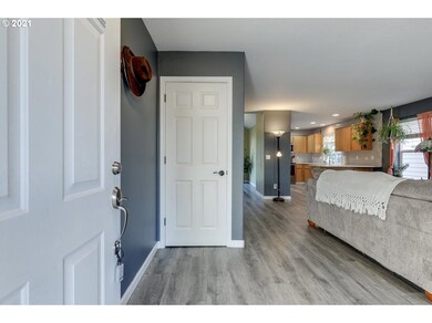 3119 SW Corbeth Ln, Troutdale, OR 97060 - photo 4