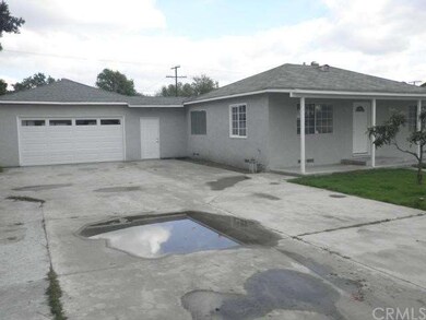 Large driveway for RV parking.