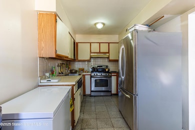 327 Mersereau Ave #A-5