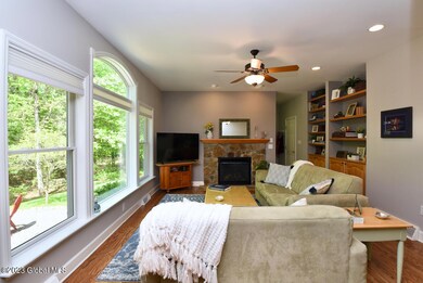 18 Patriot Cir, Clifton Park, NY 12065 - photo 4