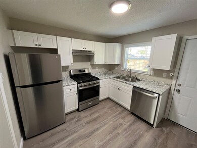 829 SW 5th St, Grand Prairie, TX 75051 - photo 6