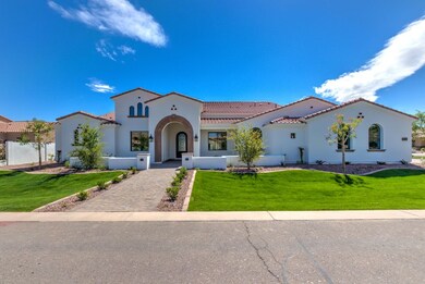 2557 E Locust Dr-3