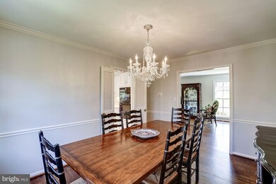 7913 Foxhound Rd, McLean, VA 22102 - photo 6