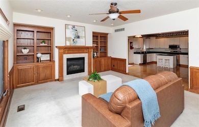 FamilyRoomOffKitchen