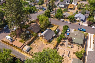 1137 NW Baltimore Ave, Bend, OR 97701 - photo 6