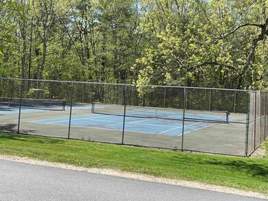 6 Lynn Dr, MerriMacK, NH 03054 - photo 3