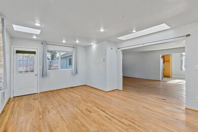 250 NE Savage St, Grants Pass, OR 97526 - photo 7