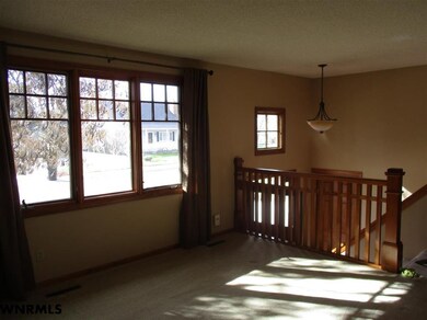 2009 Cheyenne Dr, Scottsbluff, NE 69361 - photo 3