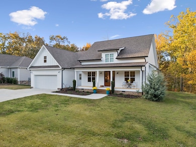 1-3837 Hamill Rd 001