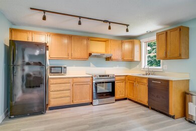 8 Skyline Dr unit 39, Amherst, NH 03031 - photo 3