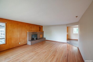 567 South Nebergall Loop NE, Albany, OR 97321 - photo 4