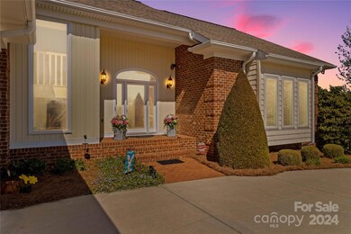 157 Twin Lakes Dr, Statesville, NC 28625 - photo 3