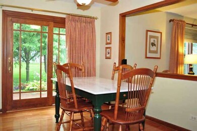 1652 Dartmouth Ct, Naperville, IL 60565 - photo 7