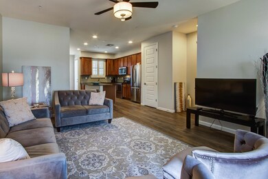 006_Living Room