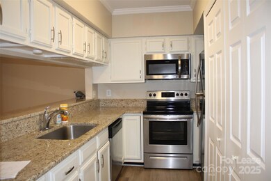 19839 Henderson Rd unit M, Cornelius, NC 28031 - photo 2
