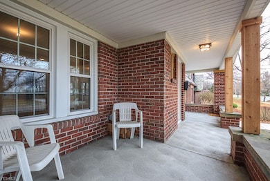 13718 Lakeshore Blvd, Bratenahl, OH 44108 - photo 3