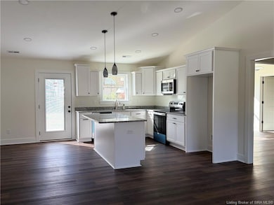 725 Higgins Dr, Jeffersonville, IN 47130 - photo 7