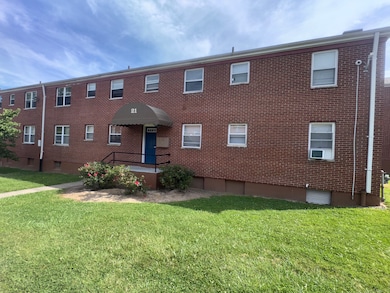 762 New Britain Ave unit 4, Hartford, CT 06106 - photo 4