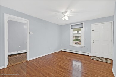 305 Hillside Ave Long Branch-large-006-0