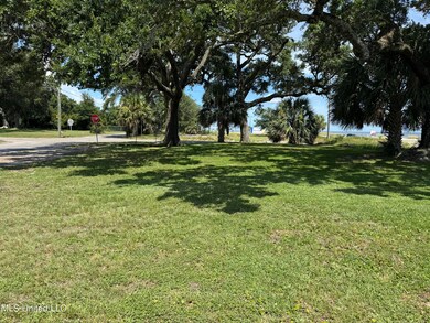 640 16th St, Gulfport, MS 39507 - photo 3