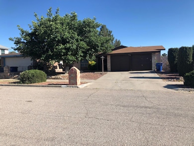 10422 Birthstone Dr, El Paso, TX 79925 - photo 2