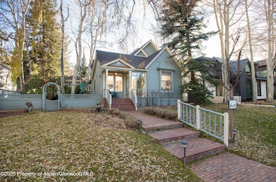 715 W Smuggler St, Aspen, CO 81611 - photo 2