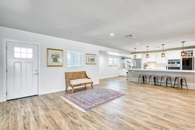 5402 E Pinchot Ave, Phoenix, AZ 85018 - photo 4