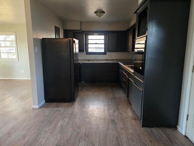 2415 E 30th St, Lubbock, TX 79404 - photo 7