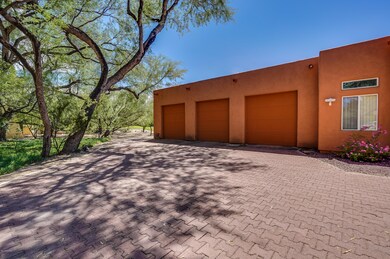 East Kit Carson Pl_6