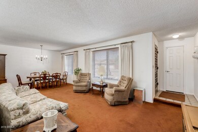 Entryway/LR/DR