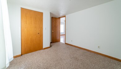 641 S Elm St, Lincoln, IL 62656 - photo 6