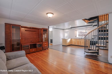 1054 Columbia St, Kingston, NY 12401 - photo 5