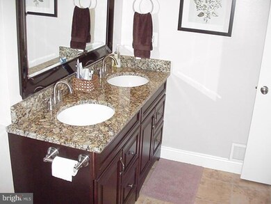 5974 Camelback Ln, Columbia, MD 21045 - photo 3