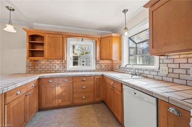 907 Watson Ave, Winston Salem, NC 27103 - photo 5