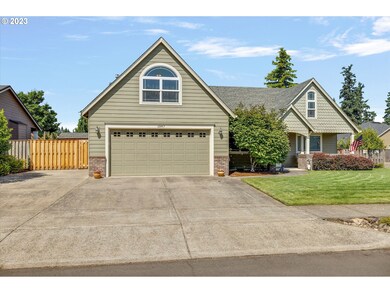 1347 N Grant St, Canby, OR 97013 - photo 2