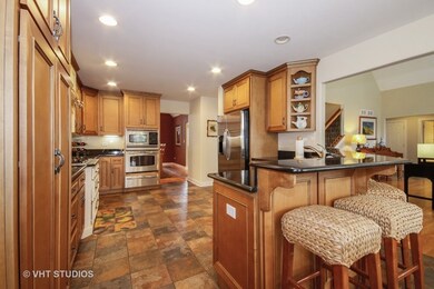 2445 Ravisloe Ln, Homewood, IL 60430 - photo 6