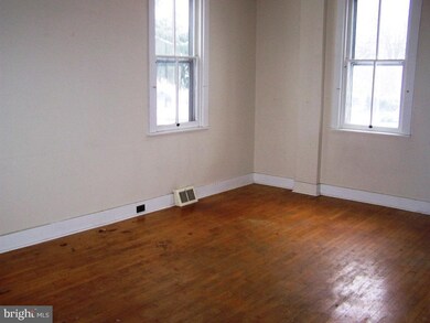 324 S Market Ave, Mount Joy, PA 17552 - photo 4