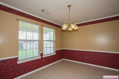 Double windows gives lots of light when eating bre
